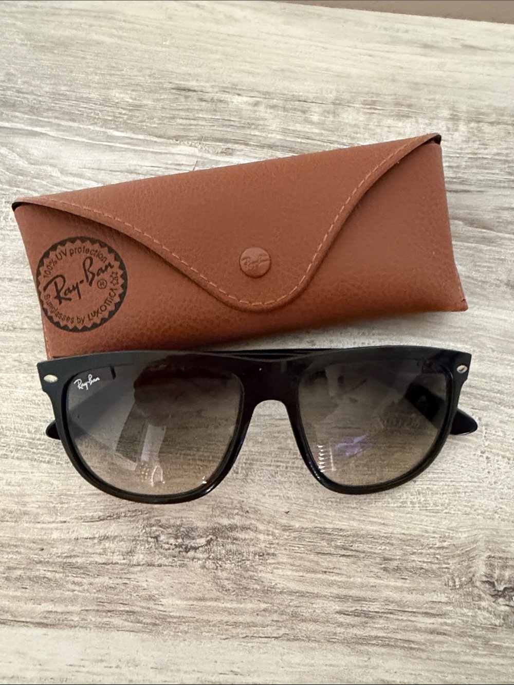 Ray-Ban Black Frame Gradient Lens Sunglasses with Brown Case